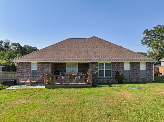 30 N Slade, Sumrall, MS 39482