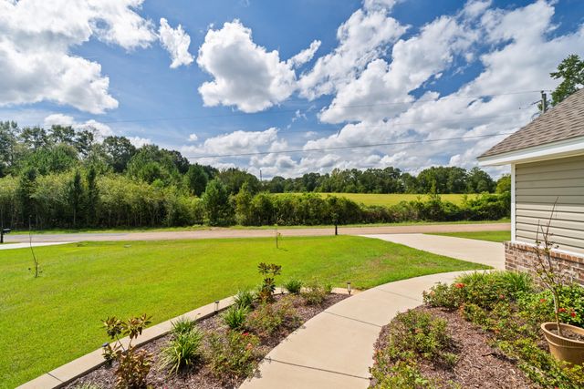 30 N Slade, Sumrall, MS 39482
