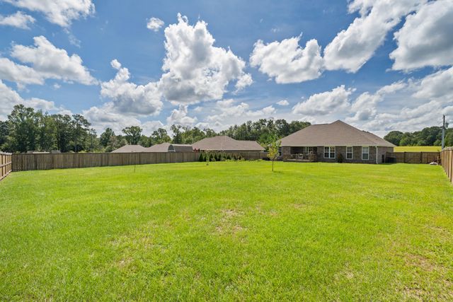 30 N Slade, Sumrall, MS 39482