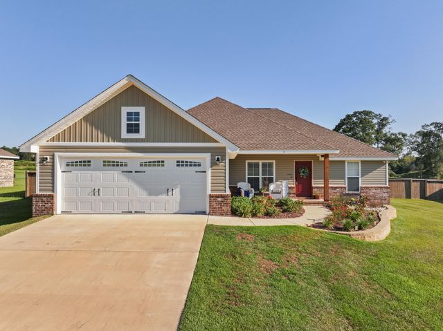 30 N Slade, Sumrall, MS 39482