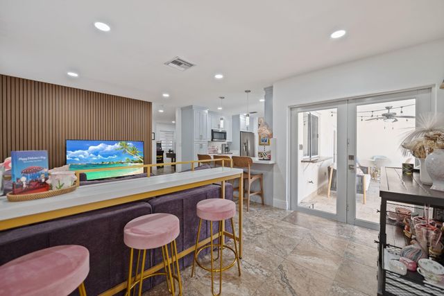 6320 Pent Place, Miami Lakes, FL 33014