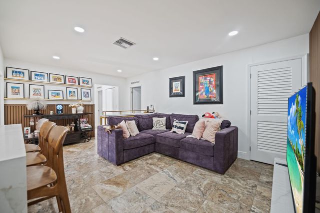 6320 Pent Place, Miami Lakes, FL 33014