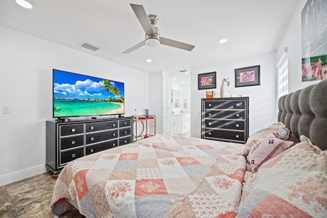 6320 Pent Place, Miami Lakes, FL 33014