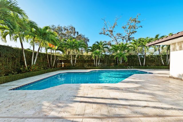 6320 Pent Place, Miami Lakes, FL 33014