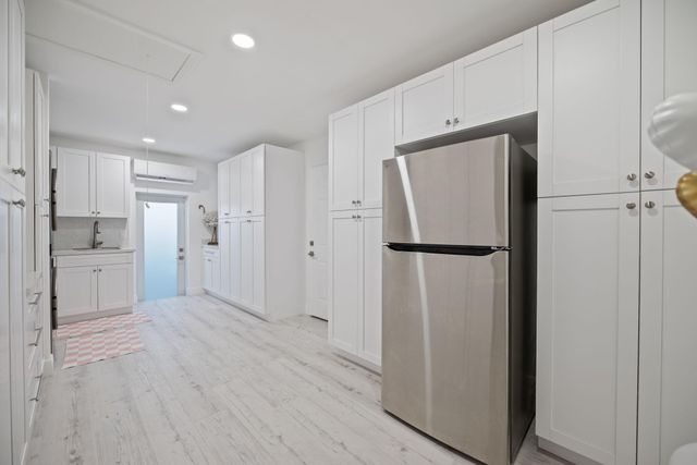 6320 Pent Place, Miami Lakes, FL 33014