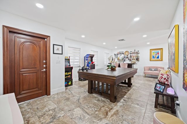 6320 Pent Place, Miami Lakes, FL 33014