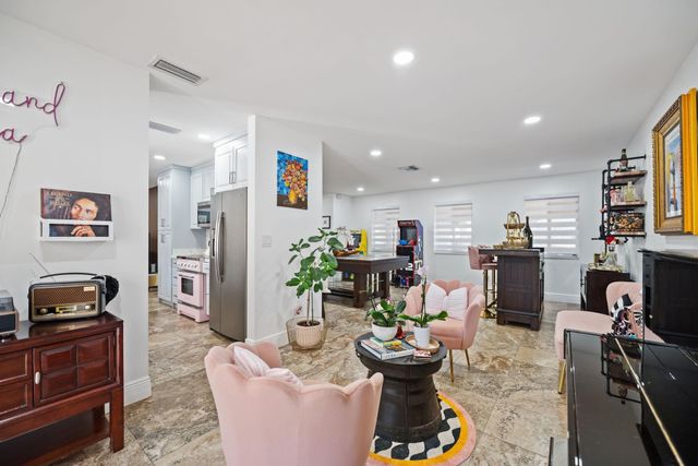 6320 Pent Place, Miami Lakes, FL 33014