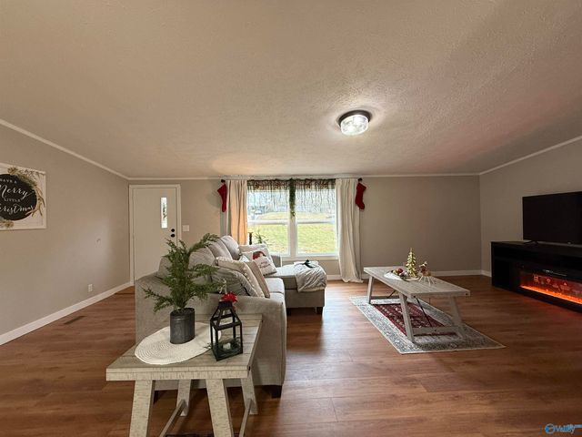 530 County Road 360, Trinity, AL 35673