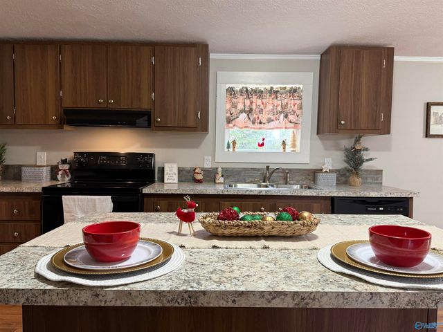 530 County Road 360, Trinity, AL 35673