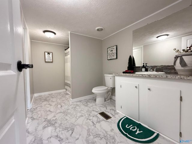 530 County Road 360, Trinity, AL 35673