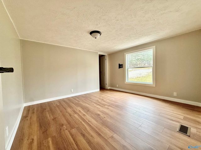 530 County Road 360, Trinity, AL 35673