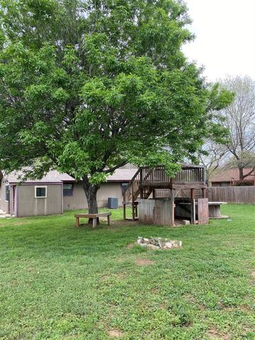 805 Laurel ST, Bastrop, TX 78602