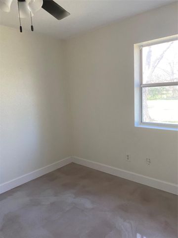 805 Laurel ST, Bastrop, TX 78602