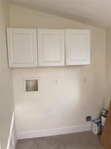 805 Laurel ST, Bastrop, TX 78602