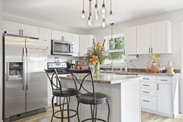 726 N ALLEN ST, Centralia, MO 65240