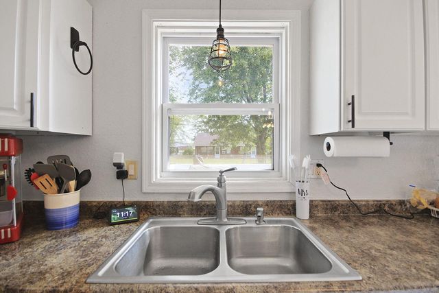 726 N ALLEN ST, Centralia, MO 65240