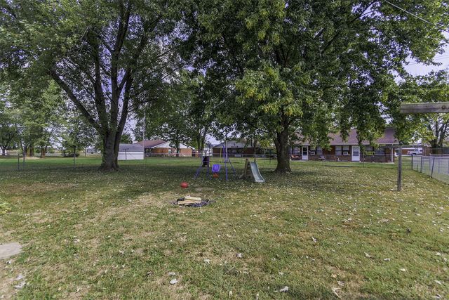 726 N ALLEN ST, Centralia, MO 65240