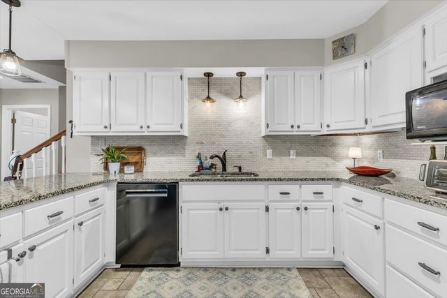 27 Oak Side Court, Richmond Hill, GA 31324