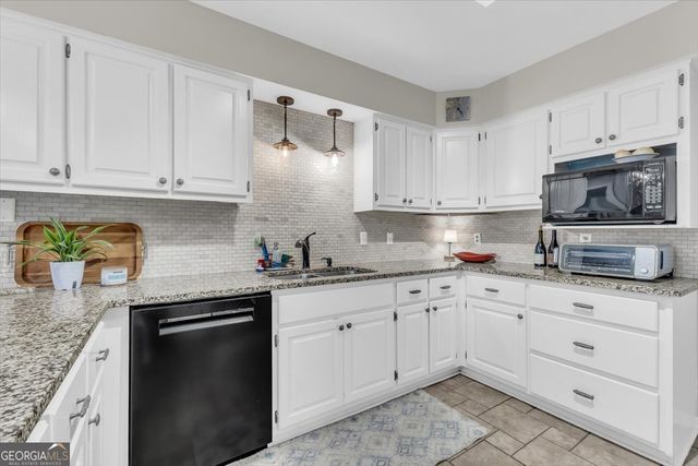 27 Oak Side Court, Richmond Hill, GA 31324