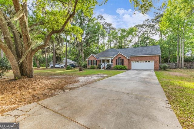 27 Oak Side Court, Richmond Hill, GA 31324