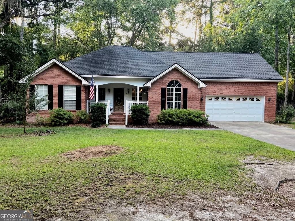 27 Oak Side Court, Richmond Hill, GA 31324