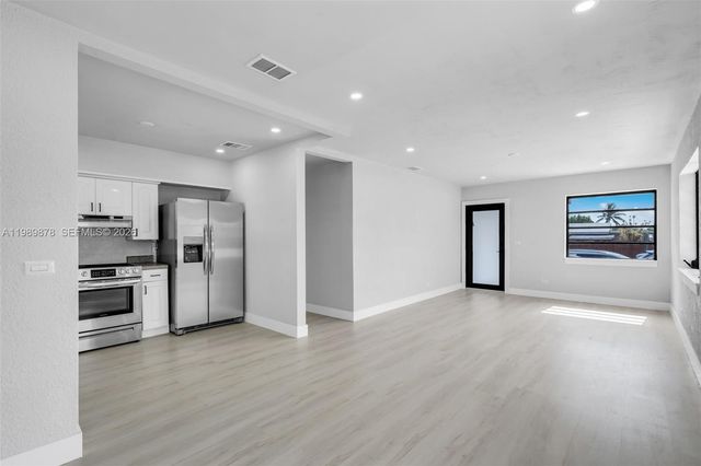 4485 E 8th Ave, Hialeah, FL 33013