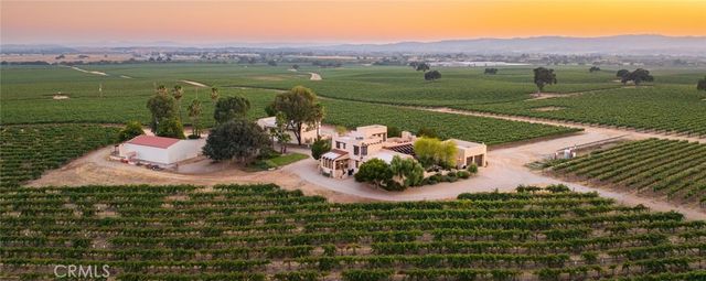 7010 Wilderness Lane, Paso Robles, CA 93446