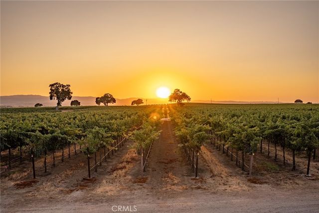 7010 Wilderness Lane, Paso Robles, CA 93446