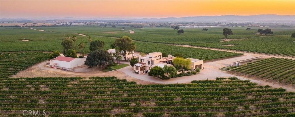 Image 4 of property listing at 7010 Wilderness Lane, Paso Robles, CA 93446