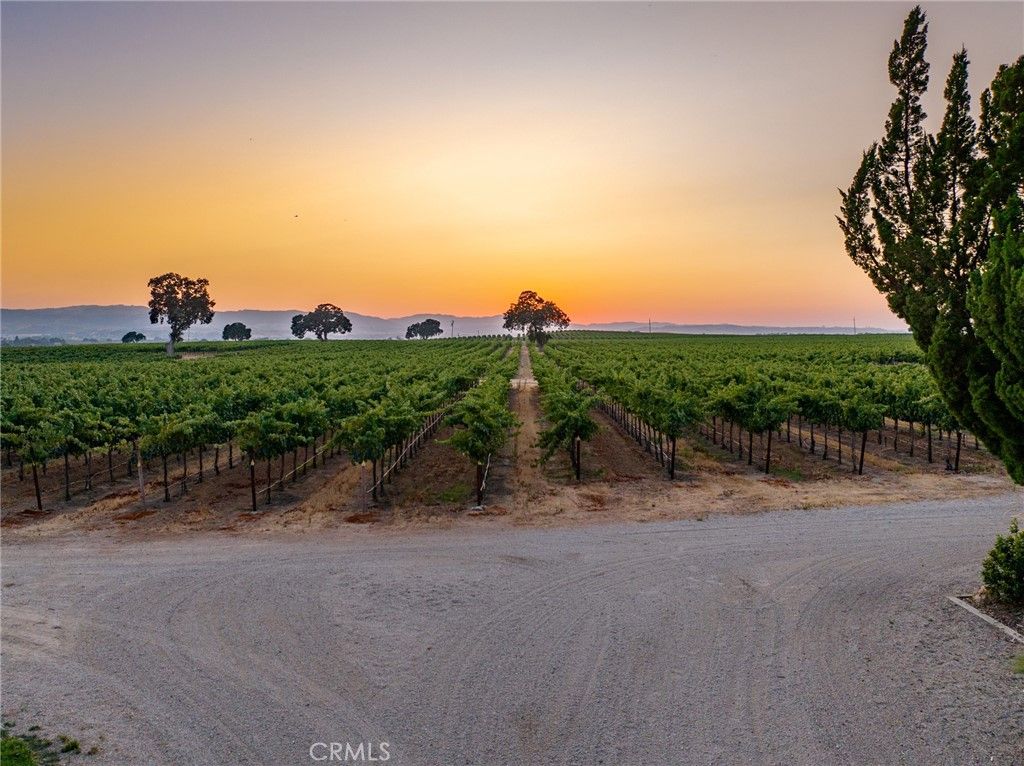 Image 50 of property listing at 7010 Wilderness Lane, Paso Robles, CA 93446