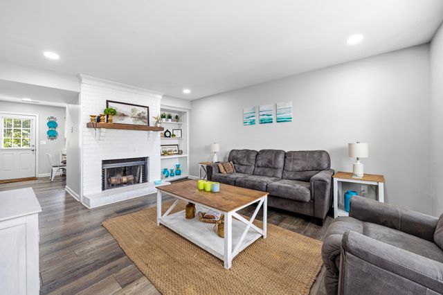 250 Sanders Ferry Rd Apt 4, Hendersonville, TN 37075