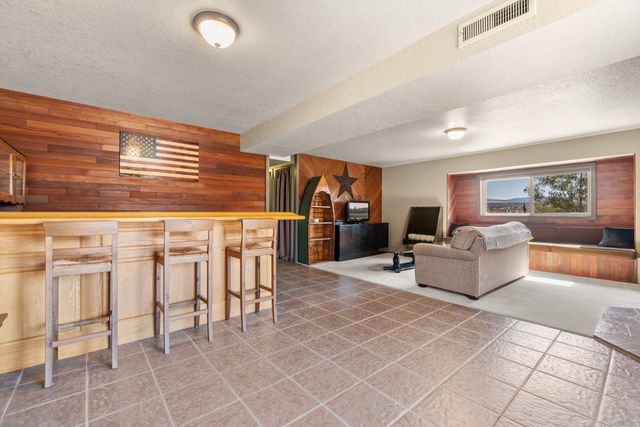 1896 SE Hoffman Drive, Madras, OR 97741