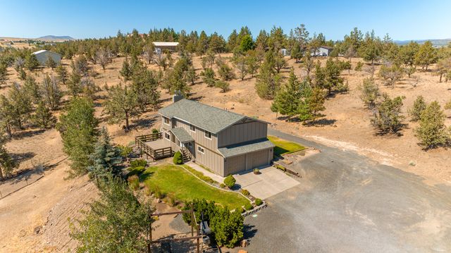 1896 SE Hoffman Drive, Madras, OR 97741