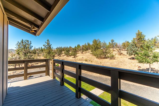 1896 SE Hoffman Drive, Madras, OR 97741
