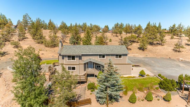 1896 SE Hoffman Drive, Madras, OR 97741