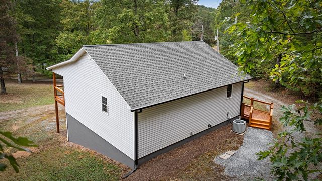 4097 Mobile Road, Mccaysville, GA 30555