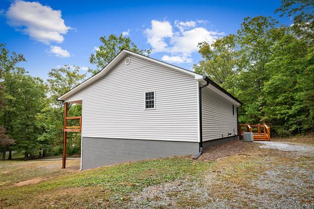 4097 Mobile Road, Mccaysville, GA 30555