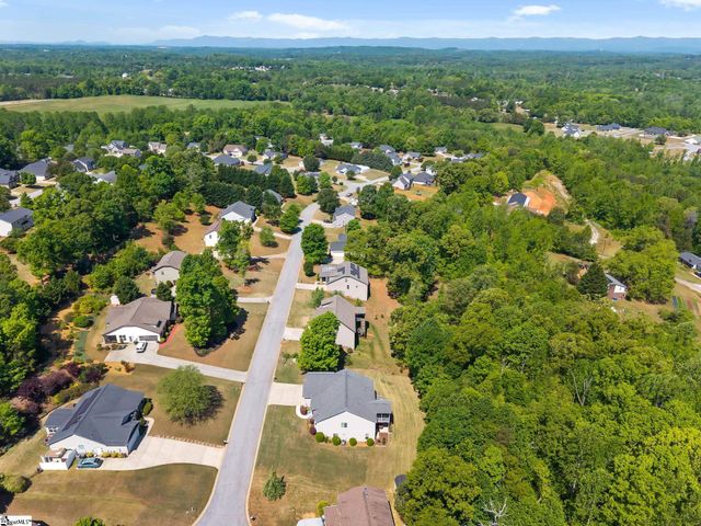 15 Kinlock Lane, Travelers Rest, SC 29690