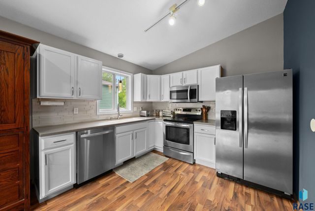 800 N poplar Ave, Tea, SD 57064