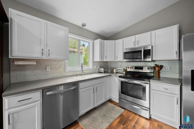 800 N poplar Ave, Tea, SD 57064