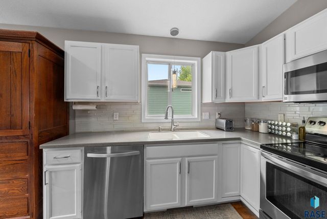 800 N poplar Ave, Tea, SD 57064