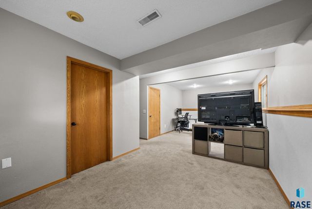800 N poplar Ave, Tea, SD 57064