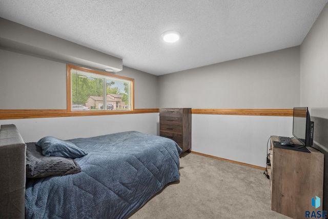 800 N poplar Ave, Tea, SD 57064