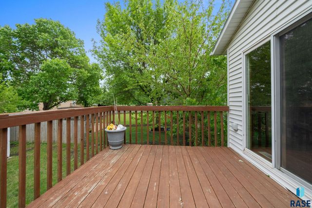 800 N poplar Ave, Tea, SD 57064