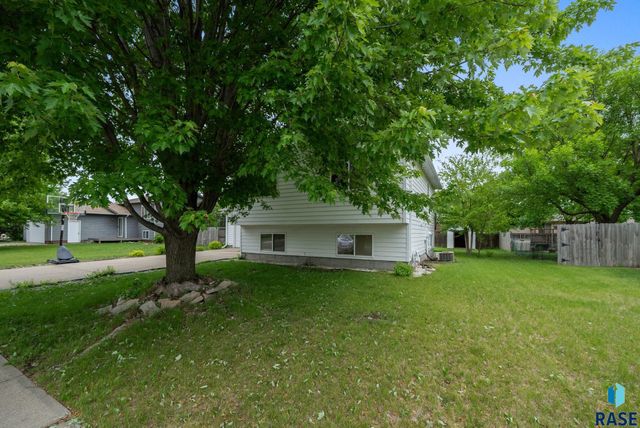 800 N poplar Ave, Tea, SD 57064