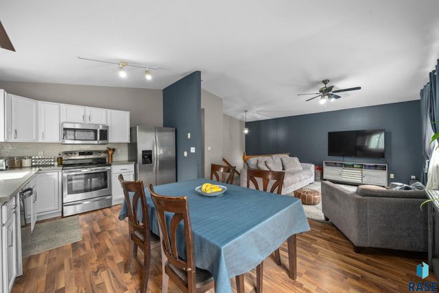 800 N poplar Ave, Tea, SD 57064