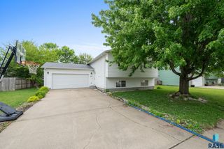 800 N poplar Ave, Tea, SD 57064