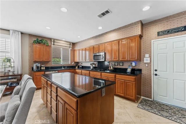 4517 Vahan Court, Lancaster, CA 93536