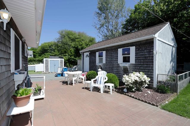 35 Point St, Fairhaven, MA 02719