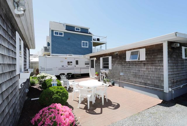 35 Point St, Fairhaven, MA 02719